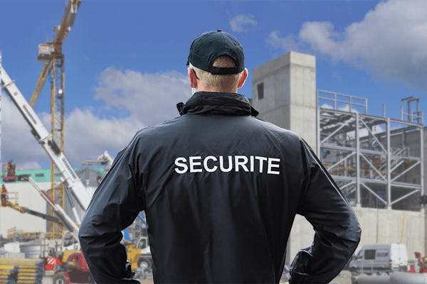 Agent de sécurité de chantier en construction en Île-de-France